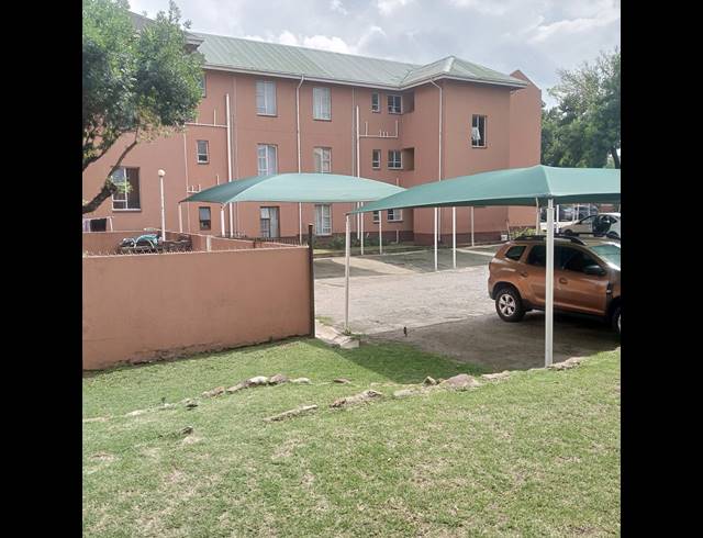 3 BEDROOM APARTMENT FOR SALE IN BOKSBURG CENTRAL